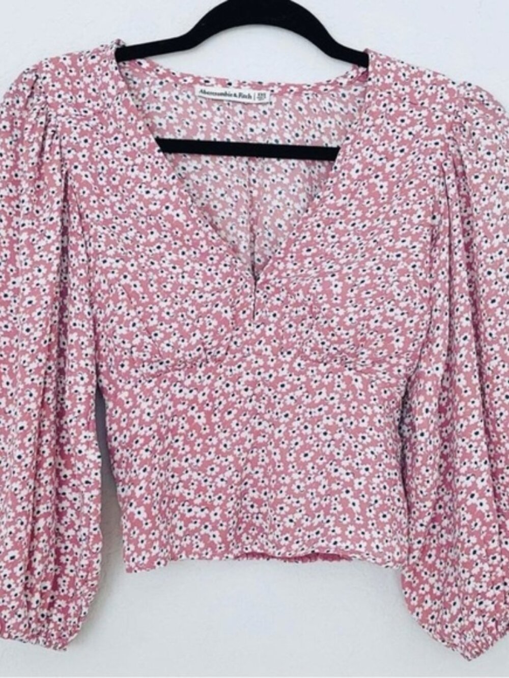 {Abercrombie & Fitch} Floral Puff Sleeve Blouse | Pink ~ Size Medium